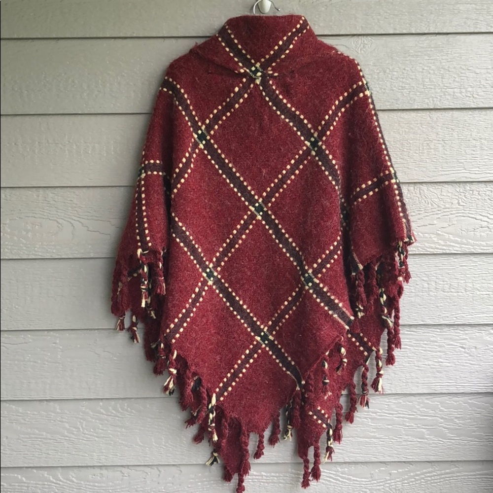 Poncho - Picture 2 of 5